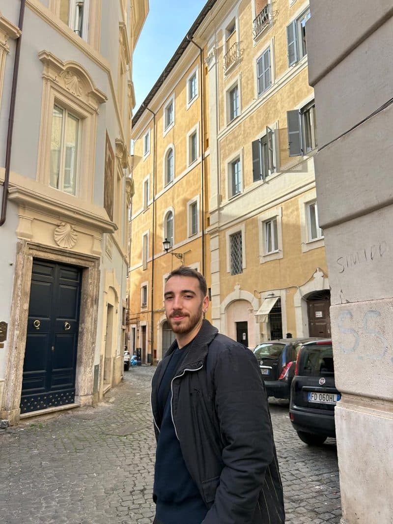 Lucas Ximenes na Itália